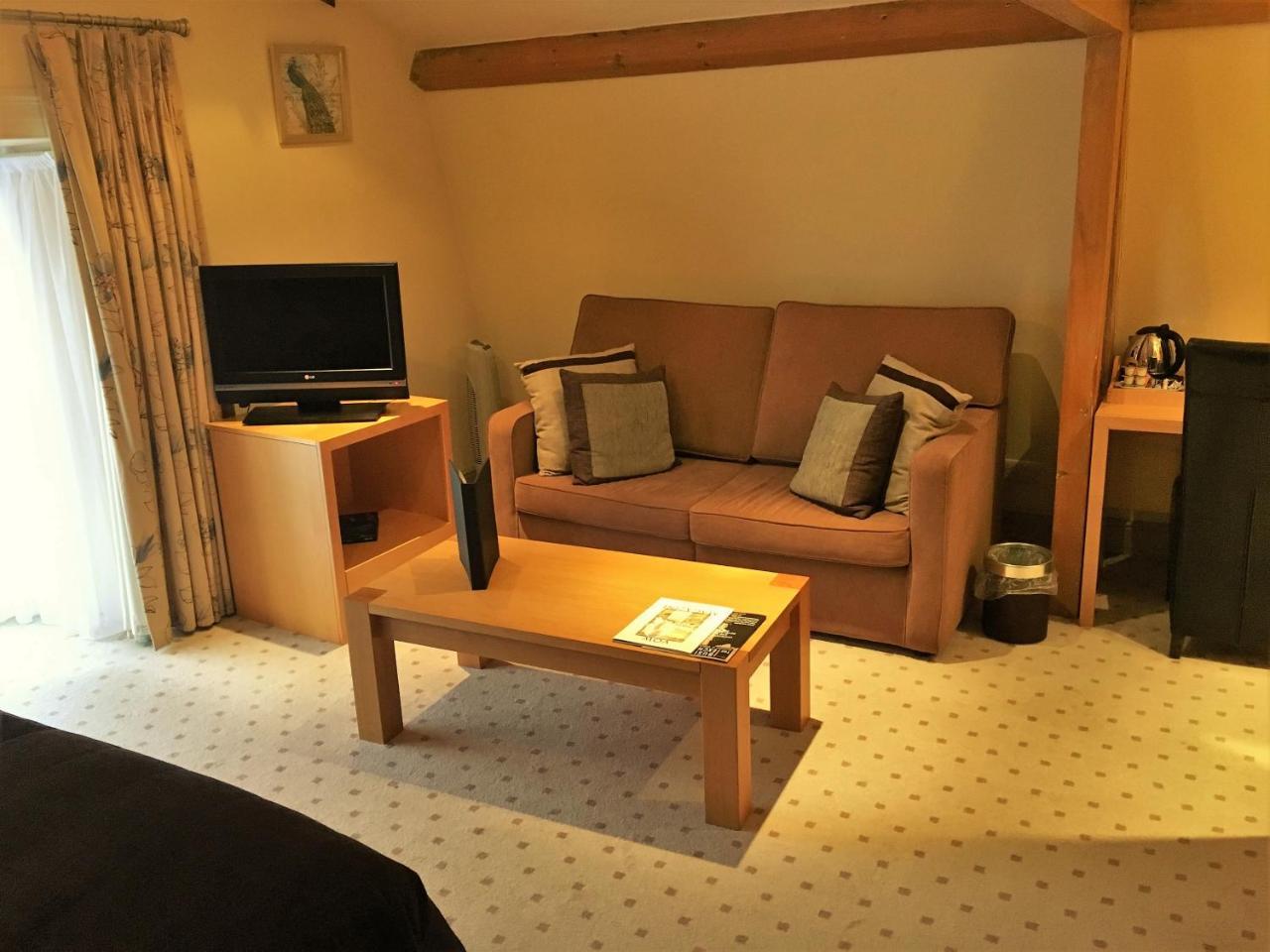 The Highworth Hotel スウィンドン エクステリア 写真