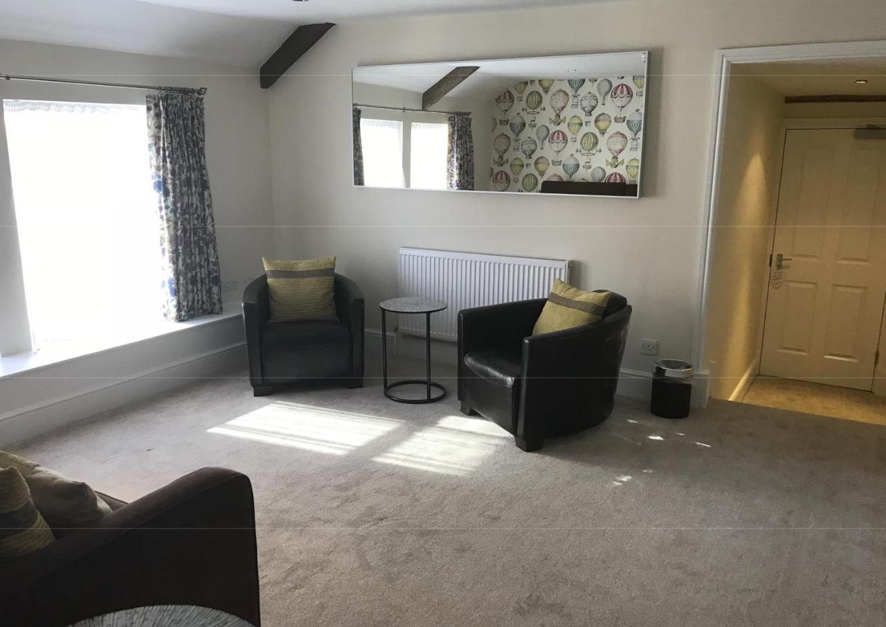 The Highworth Hotel スウィンドン エクステリア 写真