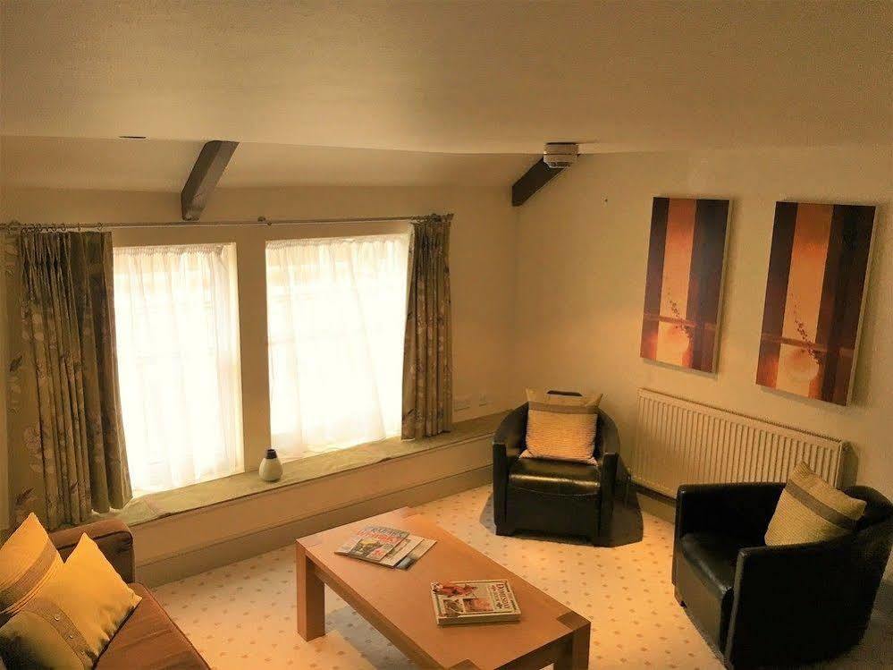 The Highworth Hotel スウィンドン エクステリア 写真