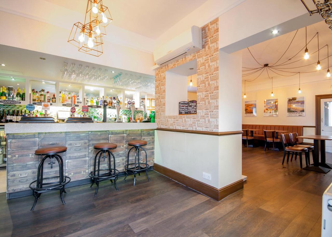 The Highworth Hotel スウィンドン エクステリア 写真